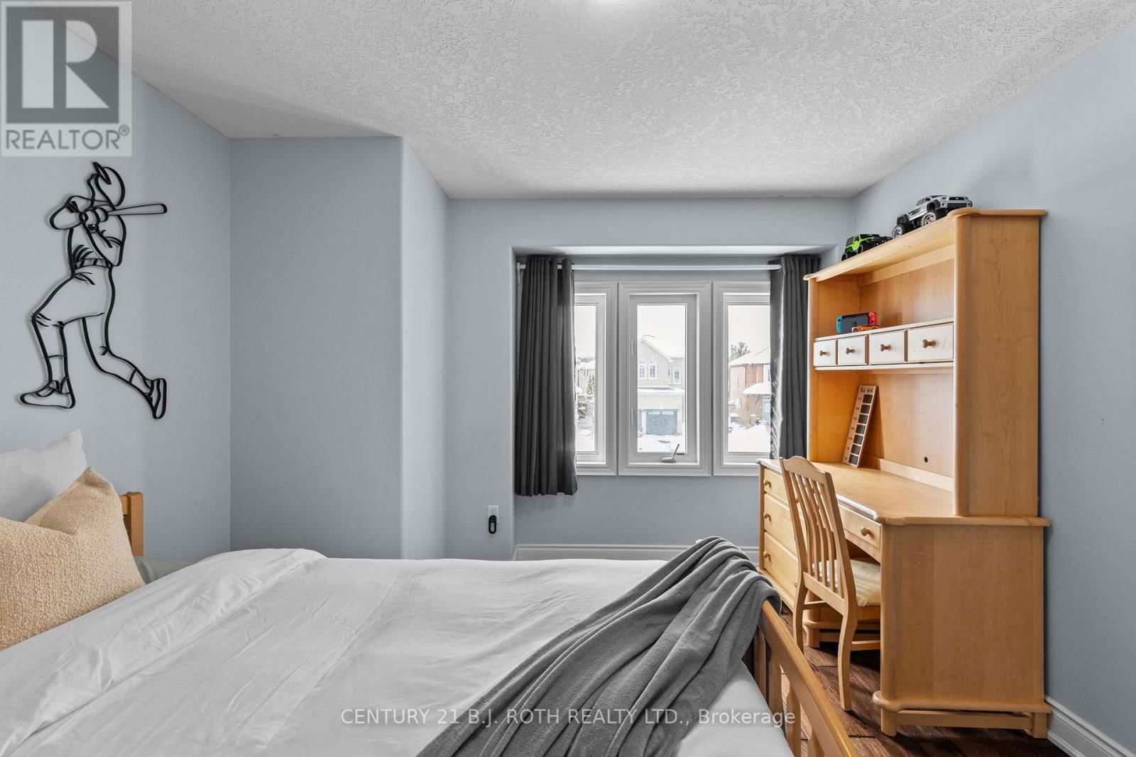 9 KIERLAND ROAD Image 25