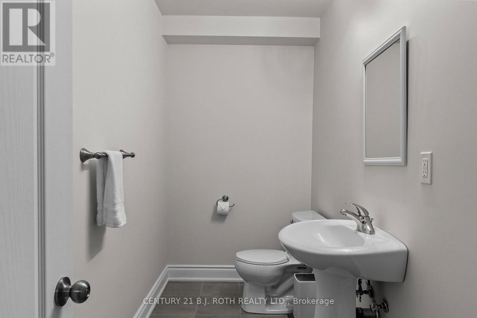 9 KIERLAND ROAD Image 29