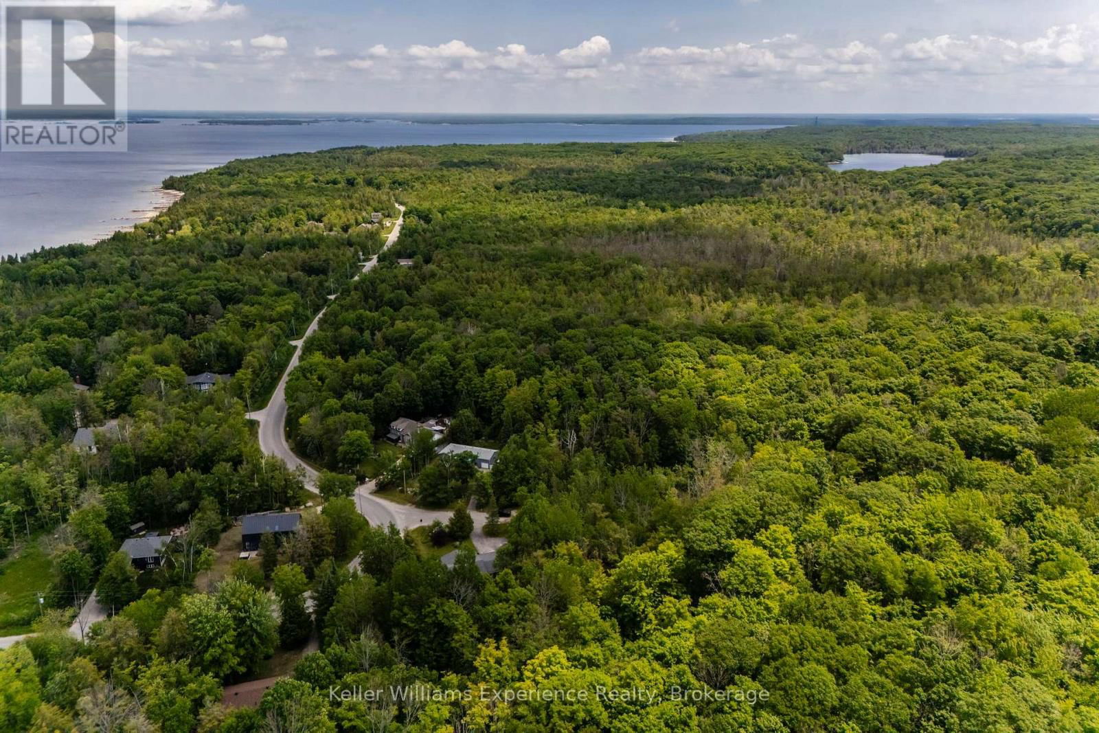 2442 CHAMPLAIN ROAD Image 10