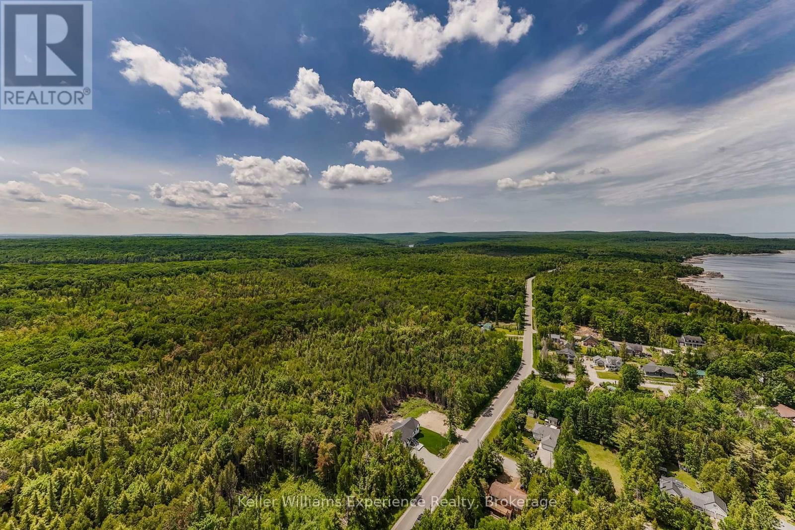 2442 CHAMPLAIN ROAD Image 17