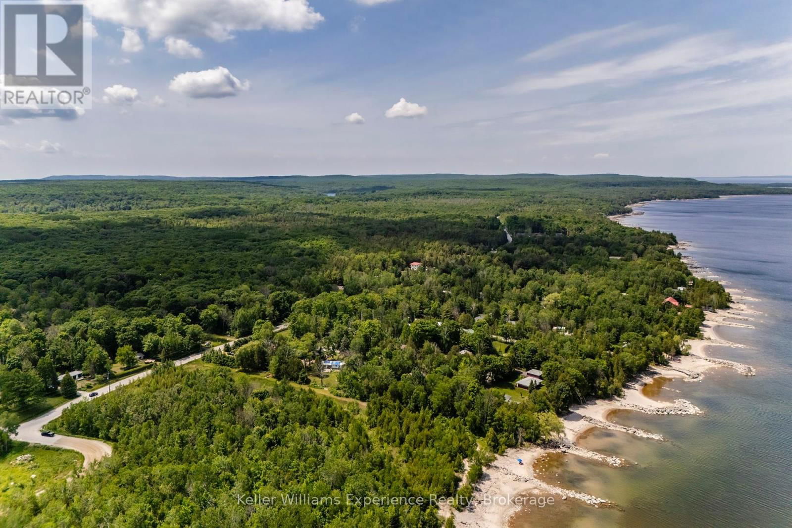 2442 CHAMPLAIN ROAD Image 18