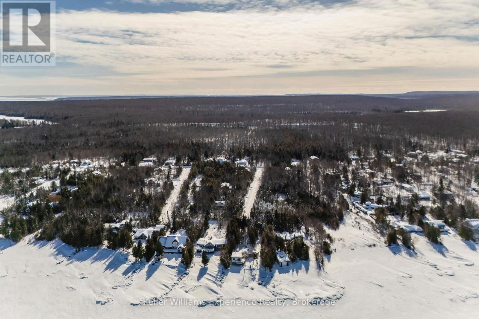 2442 CHAMPLAIN ROAD Image 32