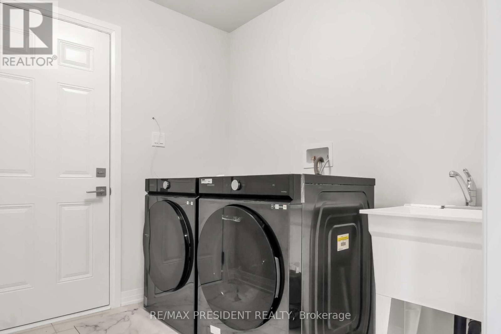 3716 LAKEPOINT DRIVE Image 45