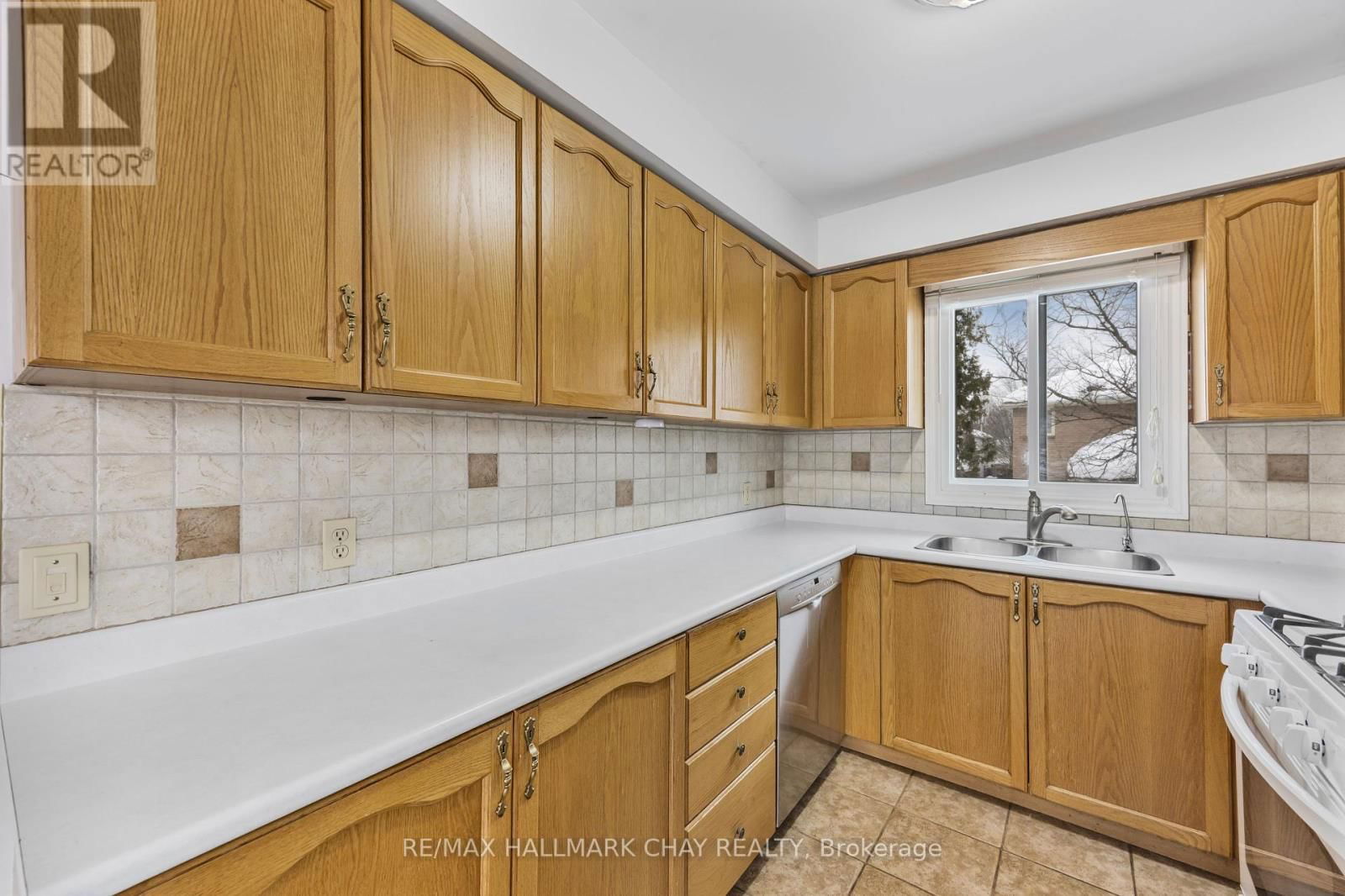 23 GRASETT CRESCENT Image 14