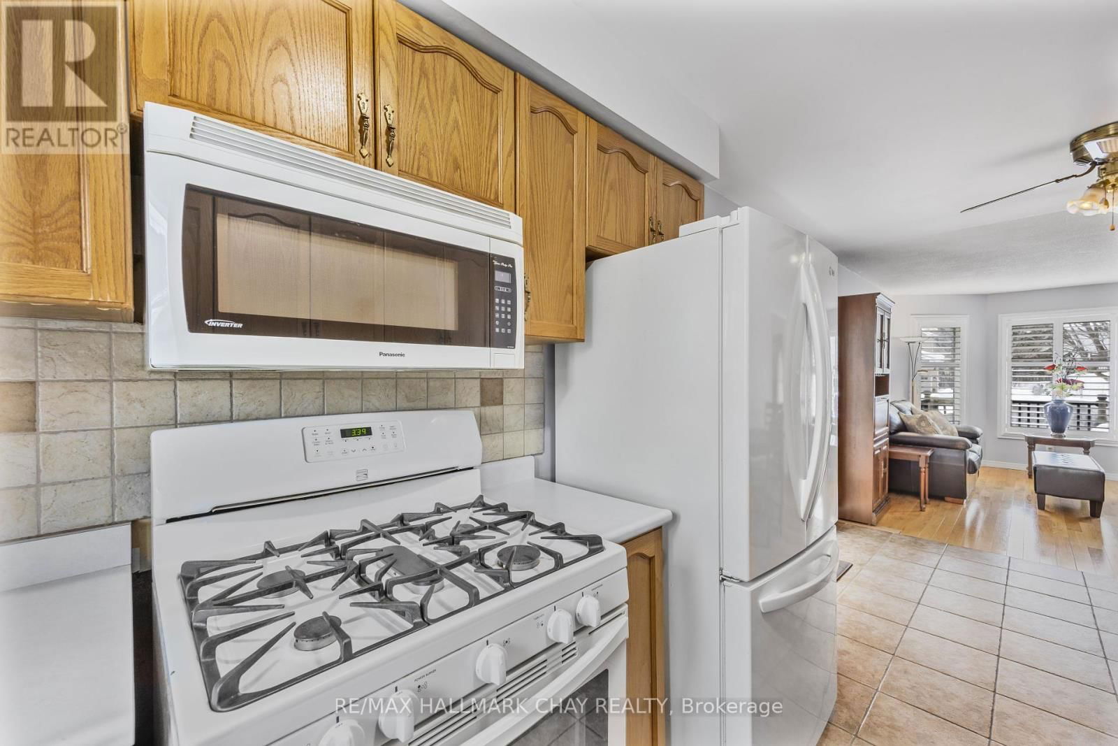 23 GRASETT CRESCENT Image 16