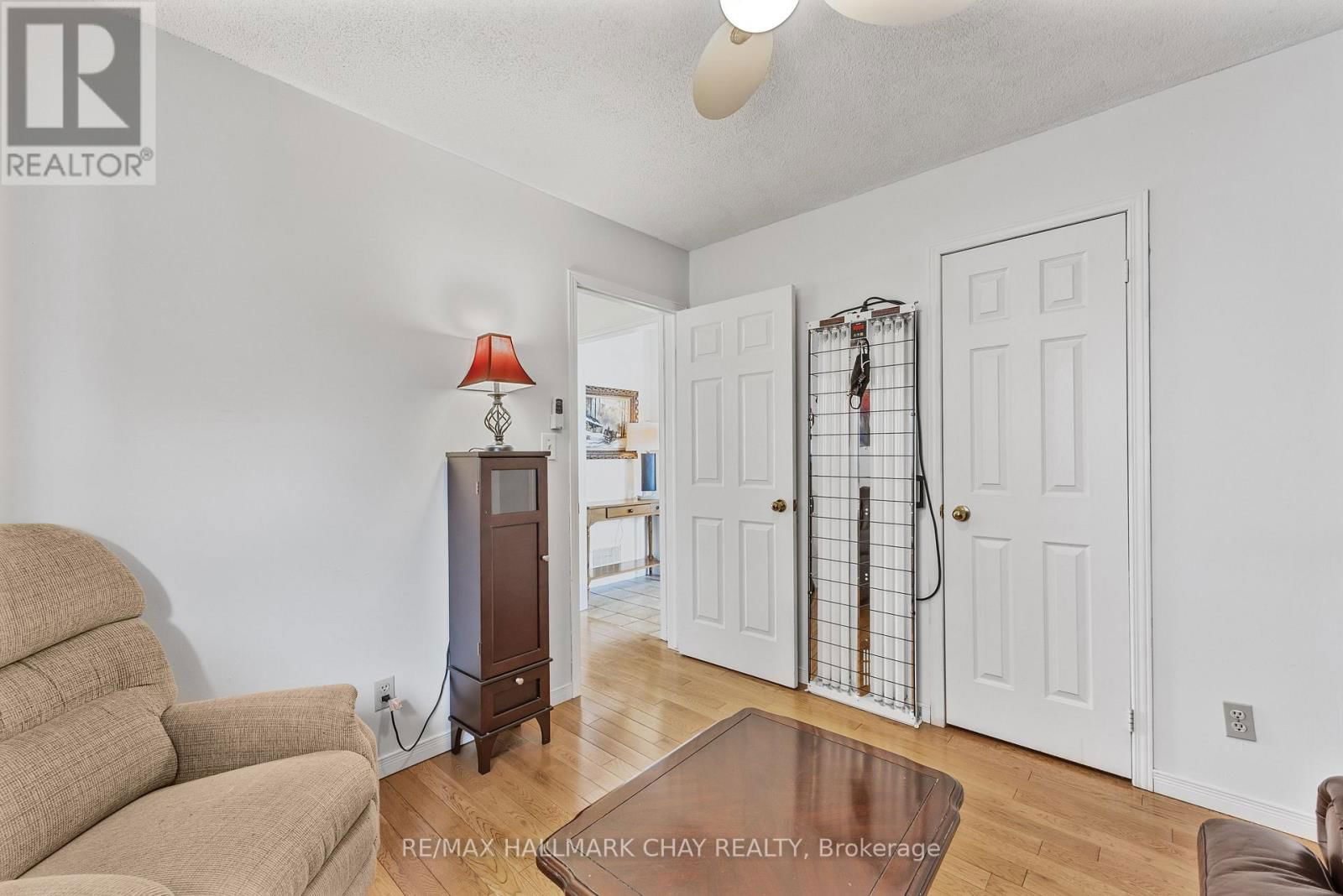 23 GRASETT CRESCENT Image 19