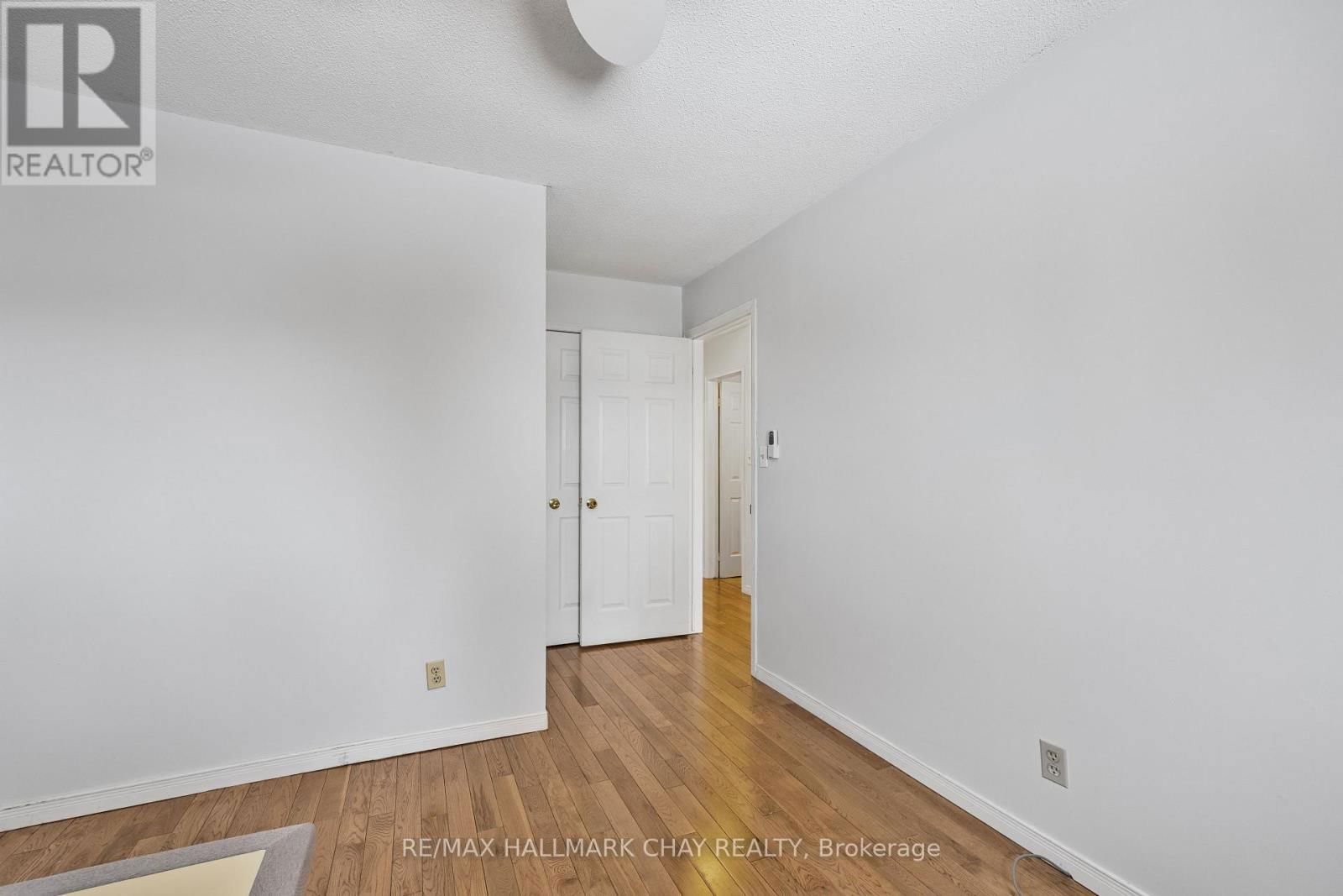 23 GRASETT CRESCENT Image 21