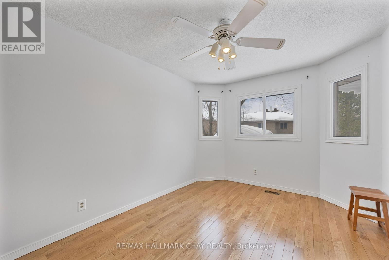 23 GRASETT CRESCENT Image 22