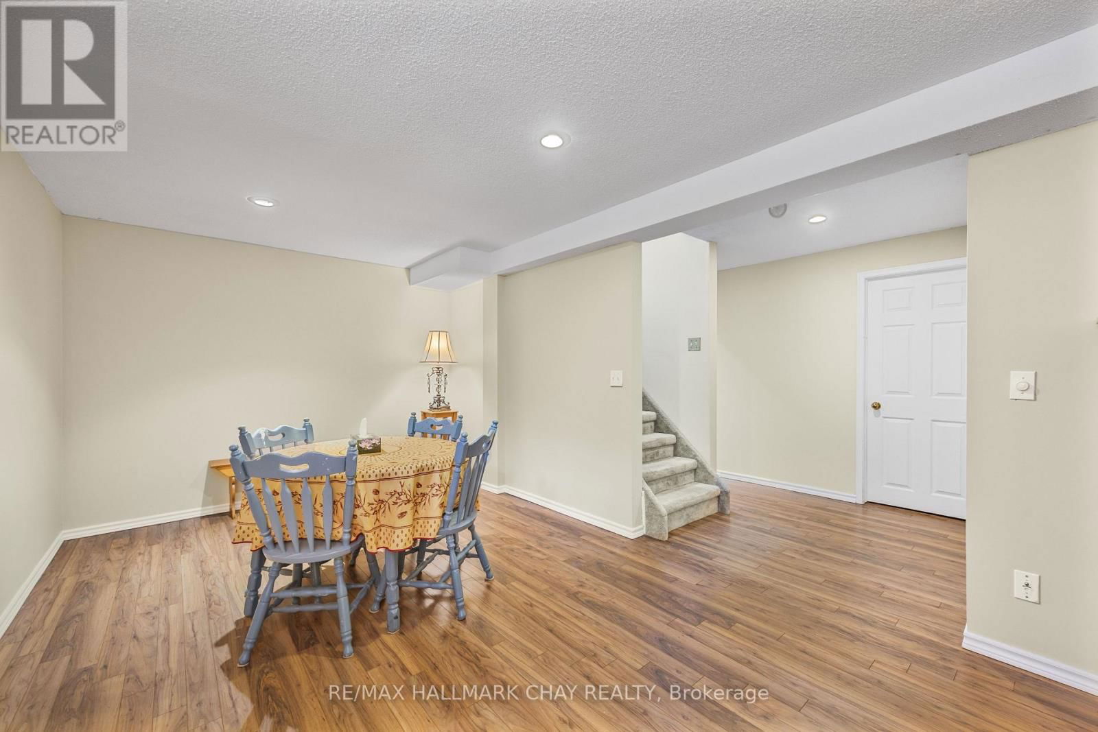 23 GRASETT CRESCENT Image 28