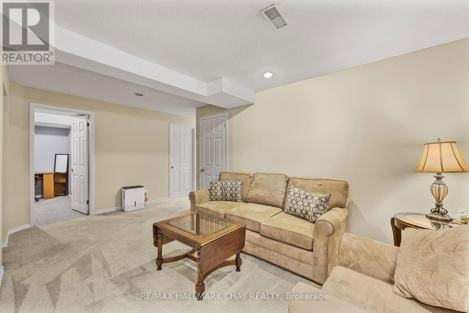 23 GRASETT CRESCENT Image 30