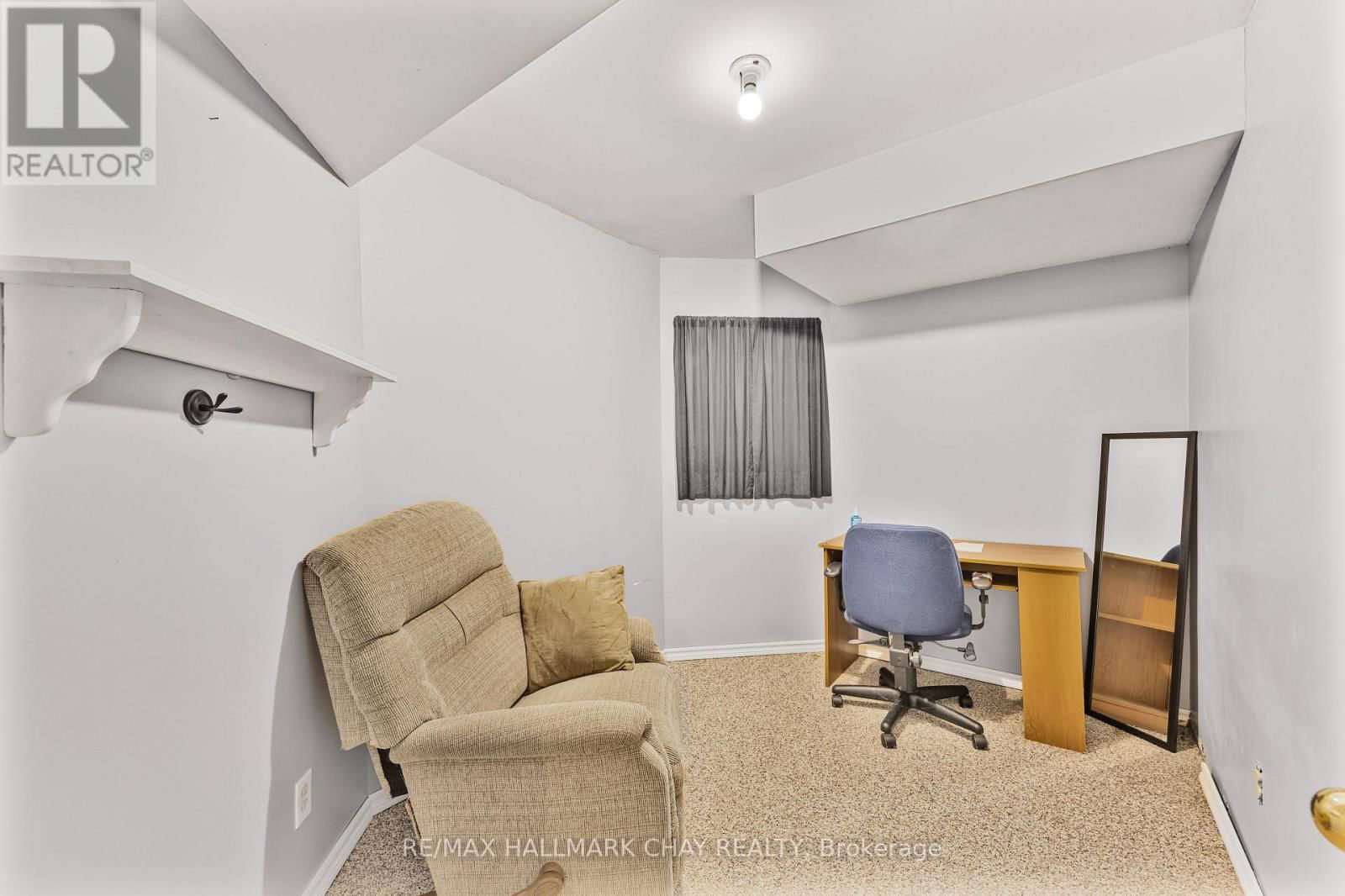 23 GRASETT CRESCENT Image 32