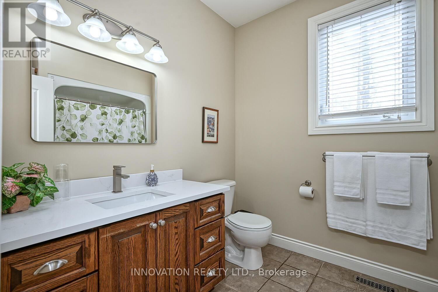28 LADDIE LANE Image 23