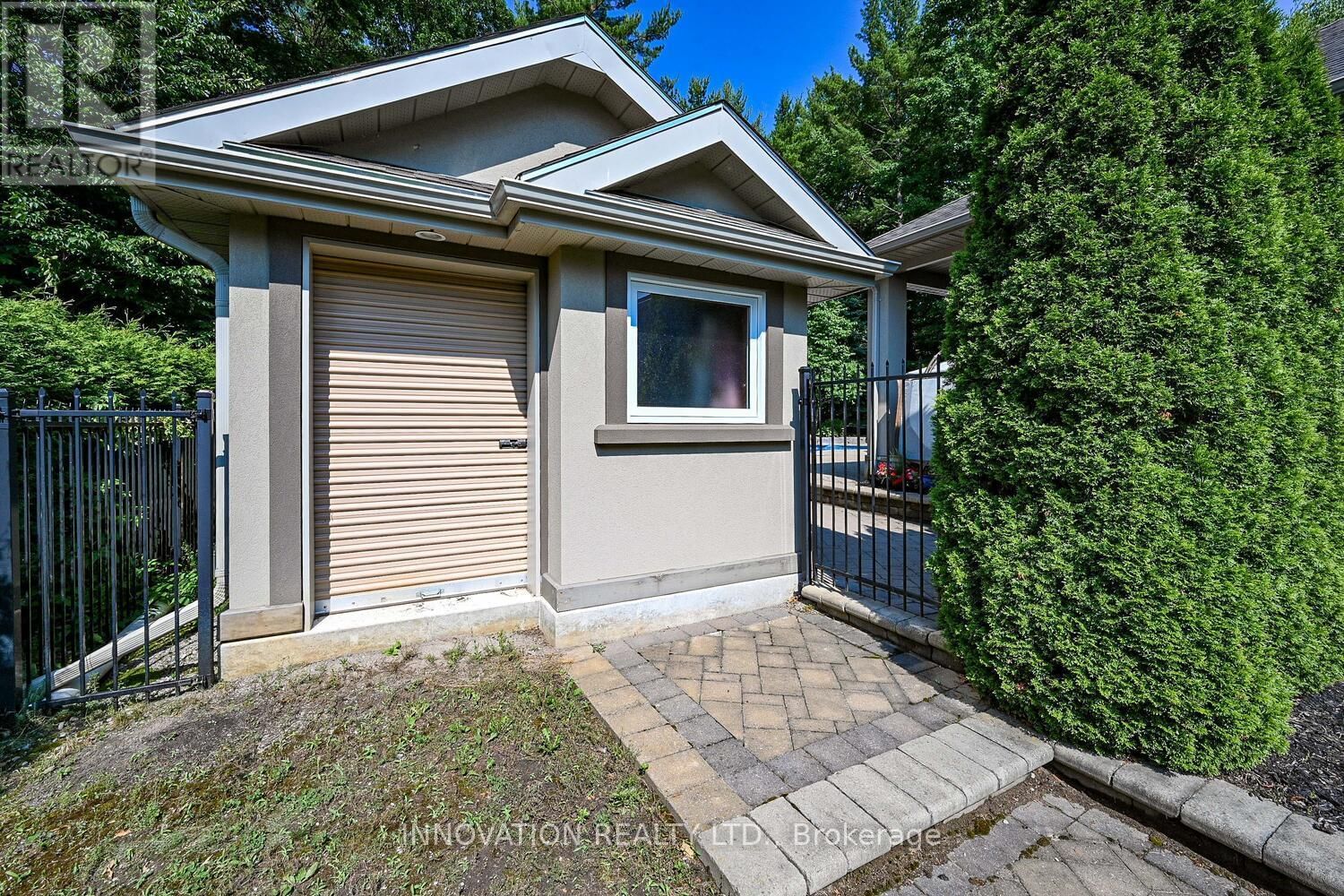 28 LADDIE LANE Image 31