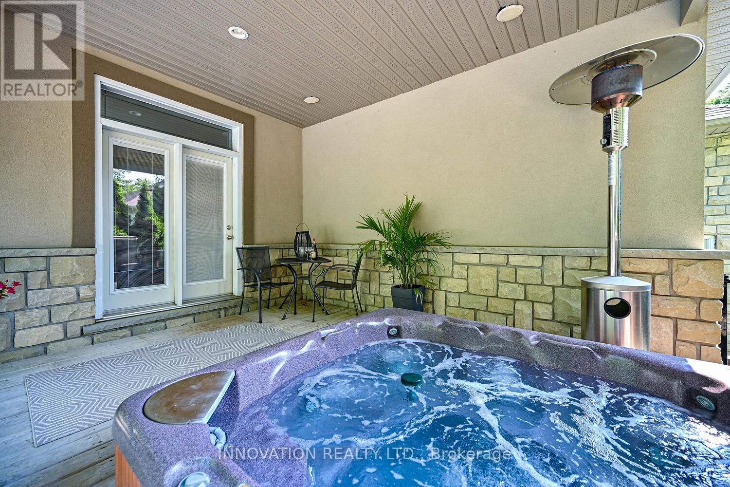 28 LADDIE LANE Image 39