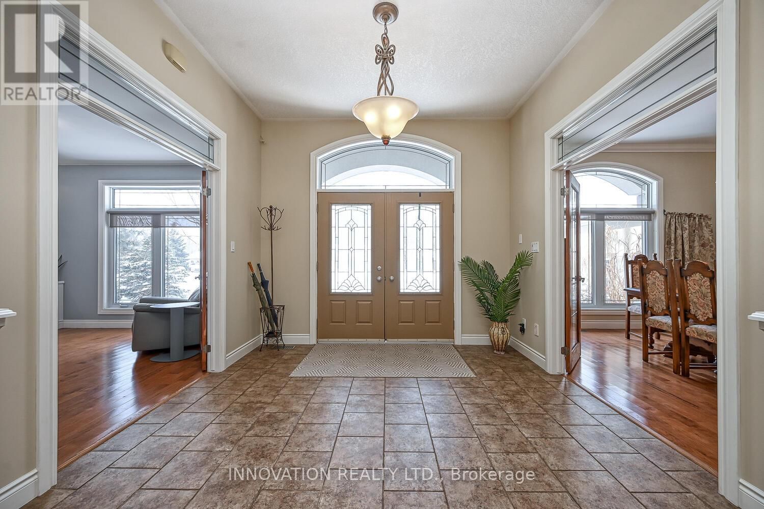 28 LADDIE LANE Image 8