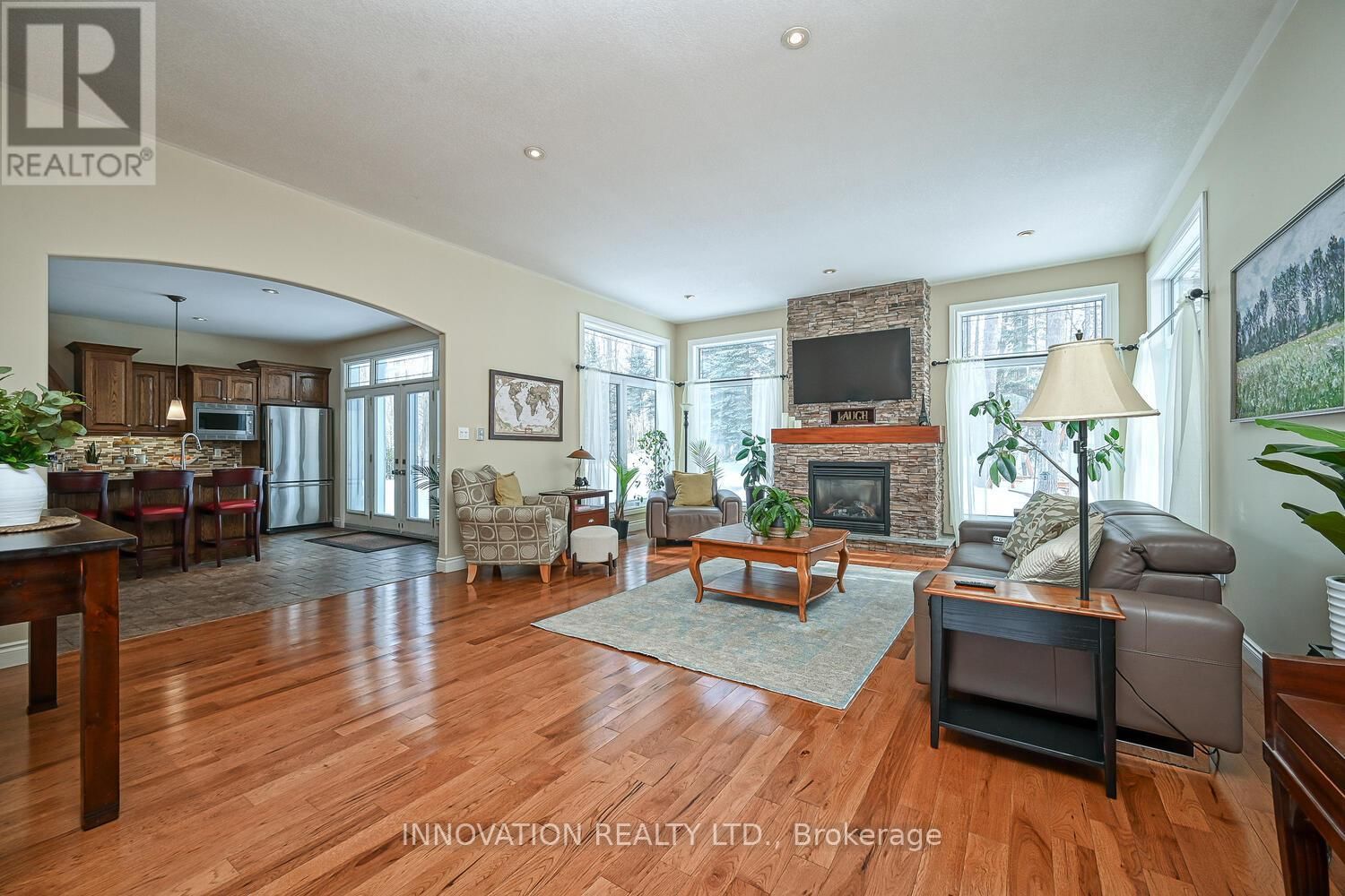 28 LADDIE LANE Image 9