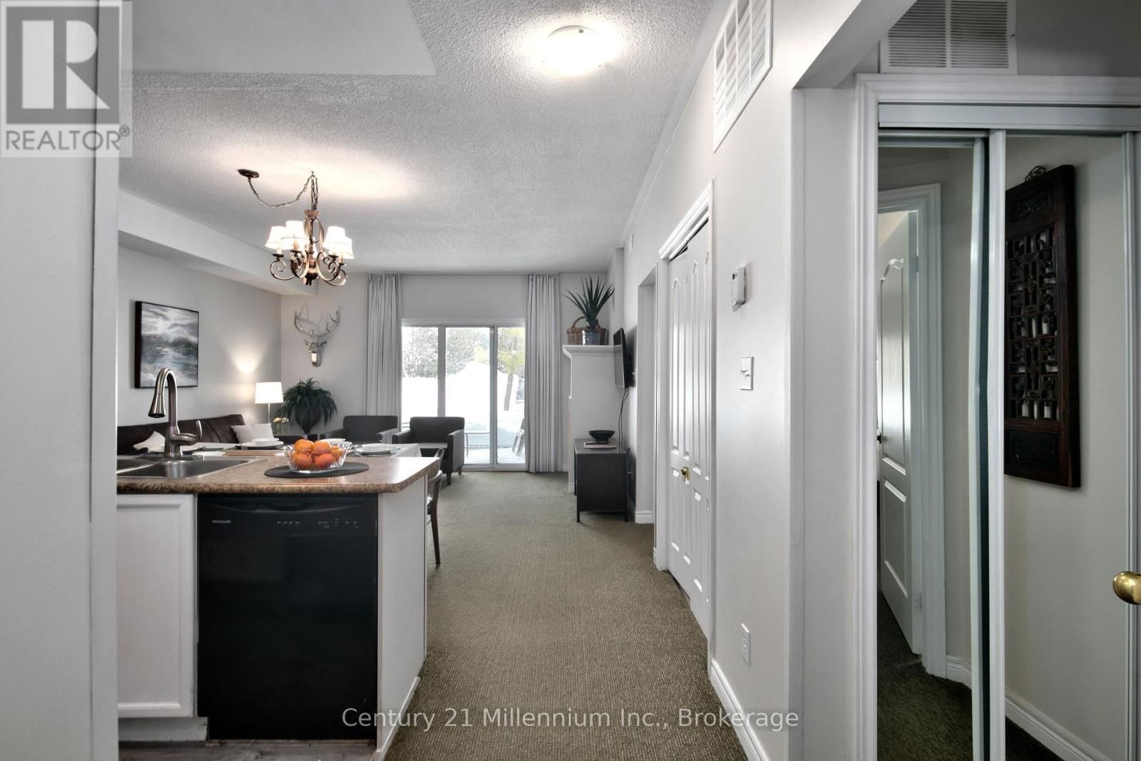 19 - 152 FAIRWAY CRESCENT Image 5