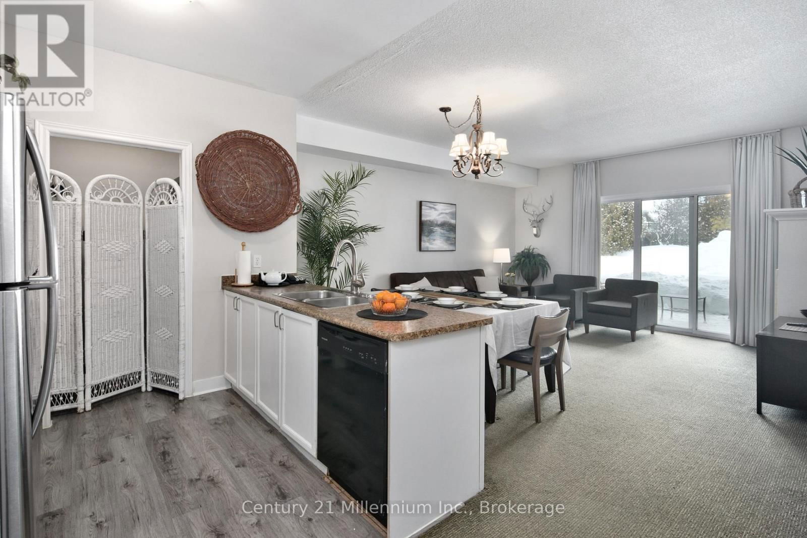 19 - 152 FAIRWAY CRESCENT Image 6