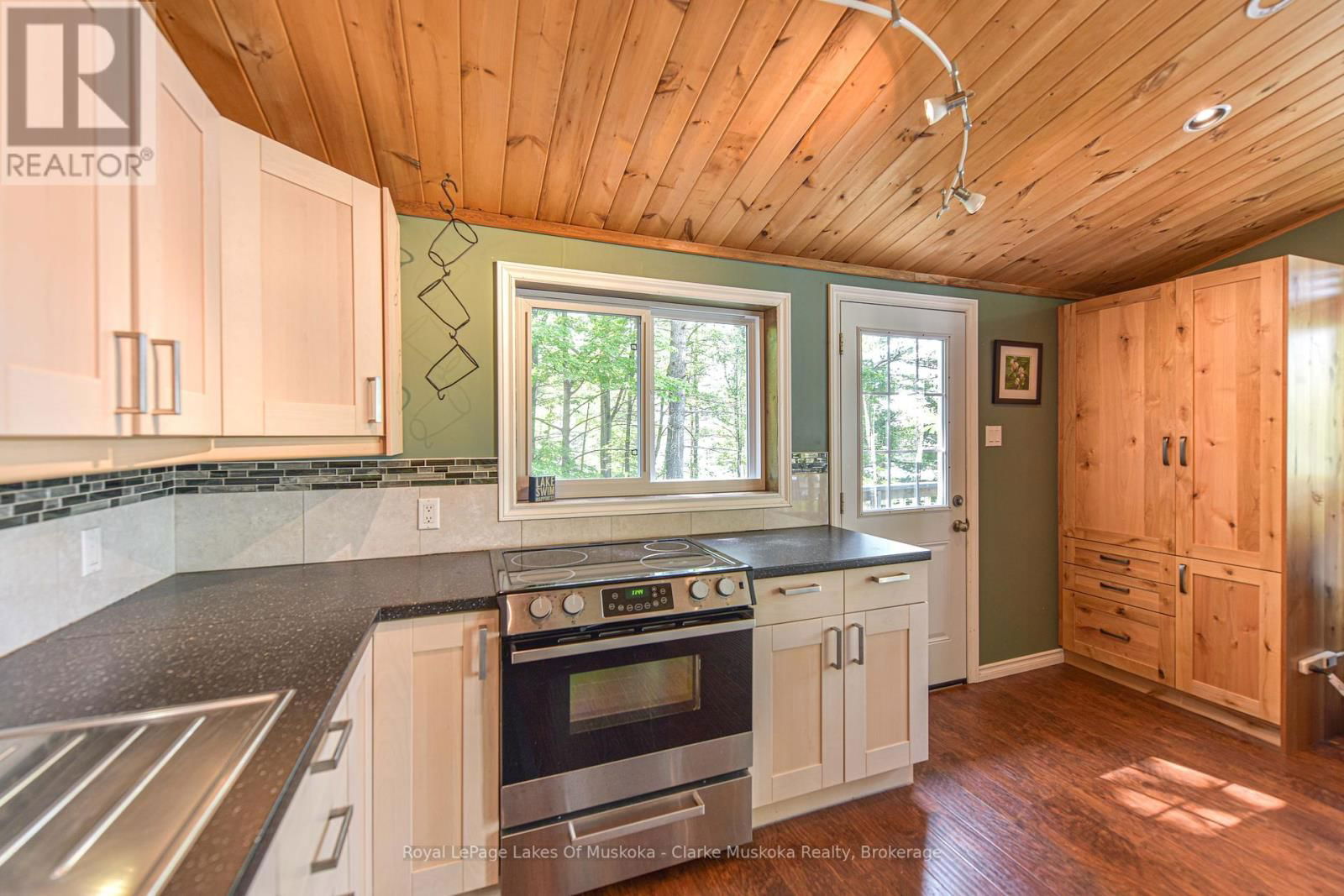 3946 EAST SHORE ROAD Image 11