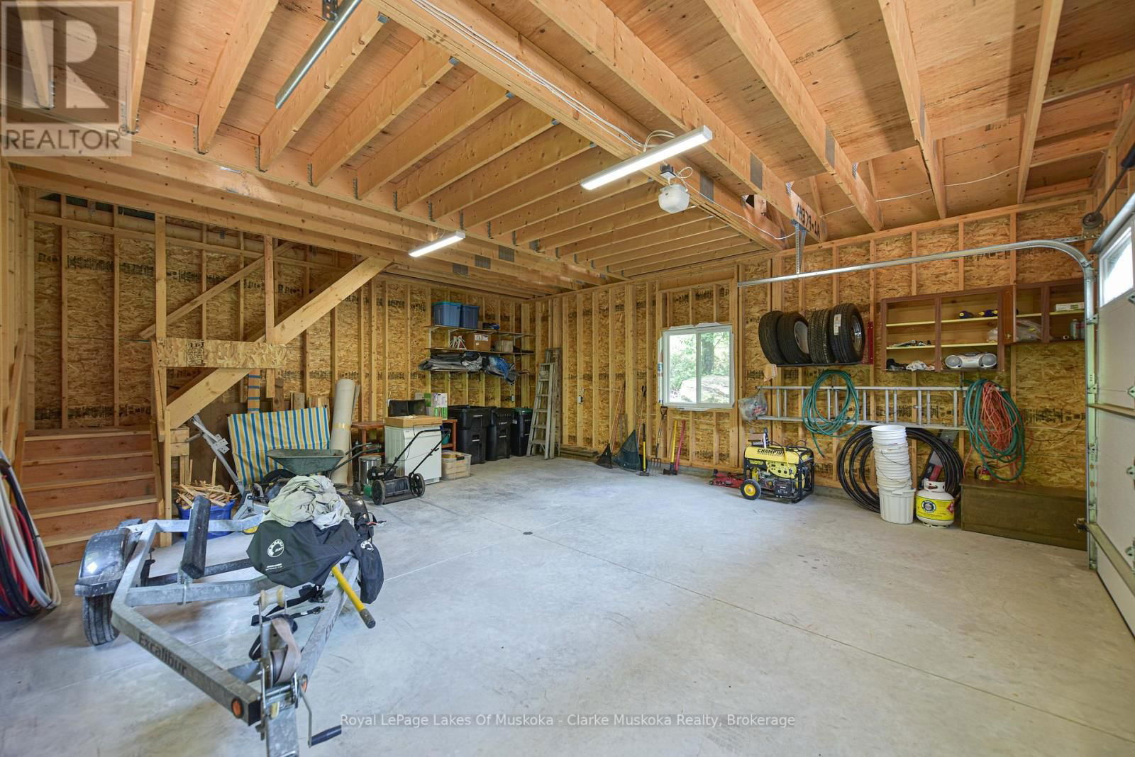 3946 EAST SHORE ROAD Image 24