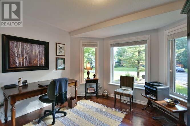 4 PAULINE PLACE Image 32