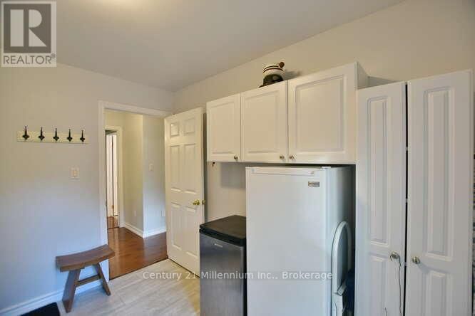 4 PAULINE PLACE Image 35