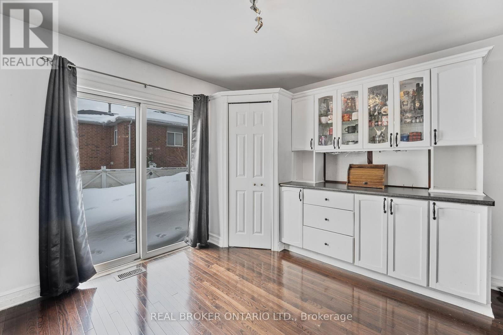 22 DYKSTRA DRIVE Image 15