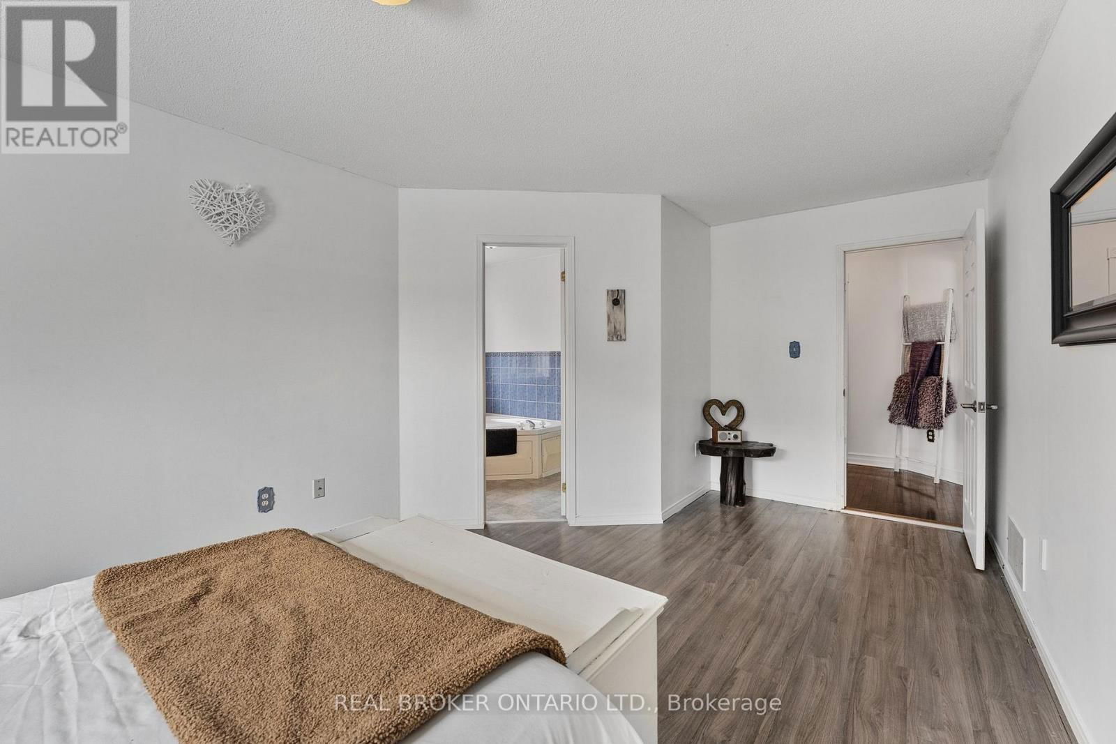 22 DYKSTRA DRIVE Image 18