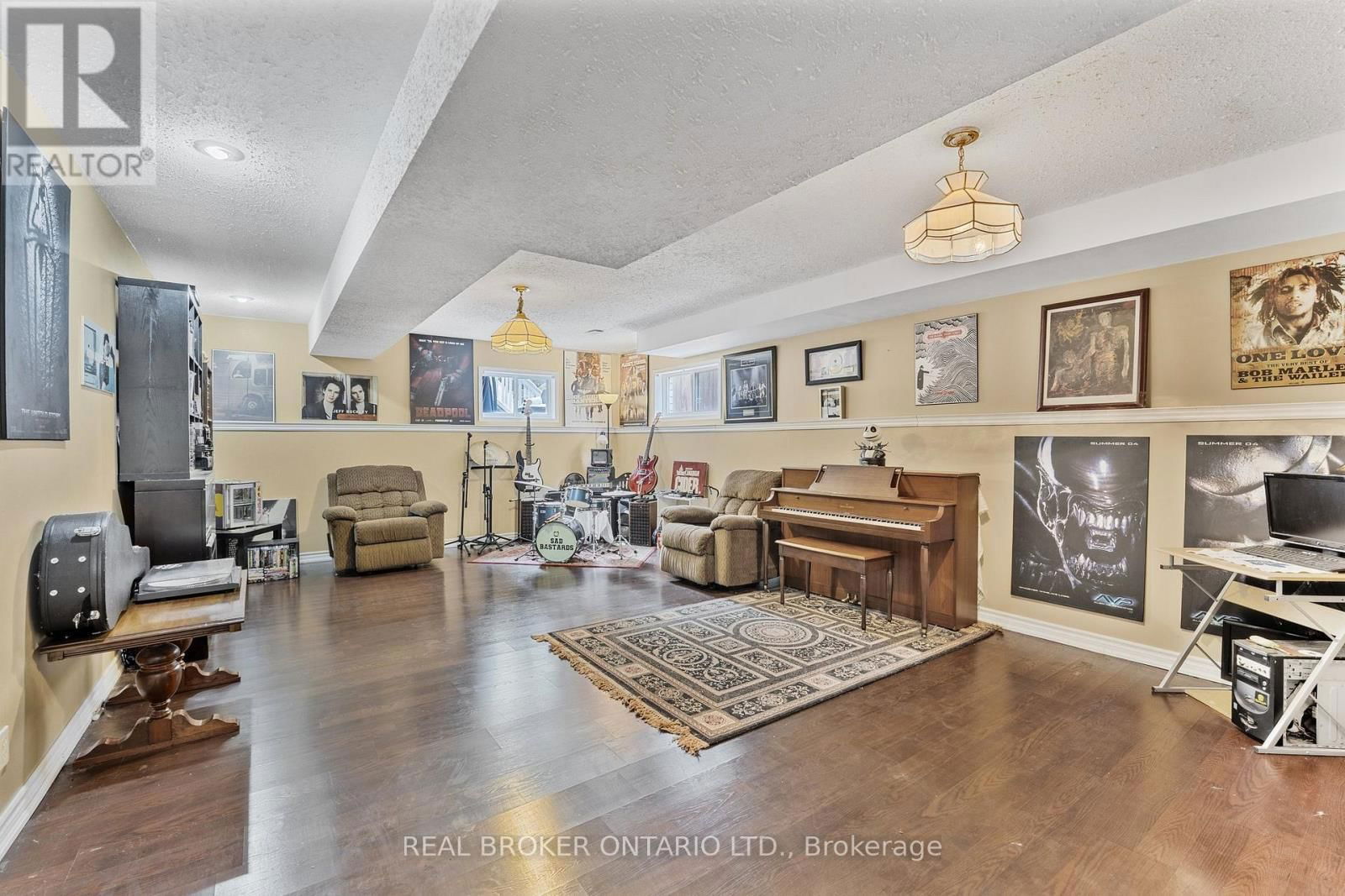 22 DYKSTRA DRIVE Image 25