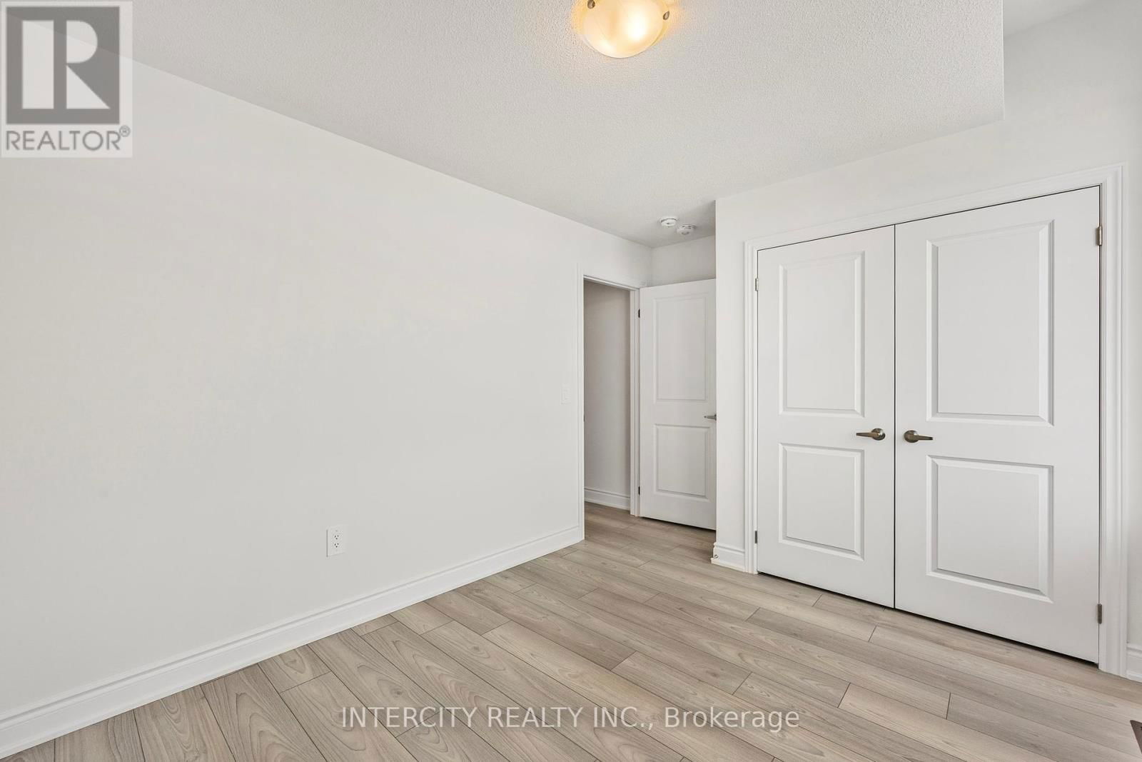 11 AVALON DRIVE Image 31