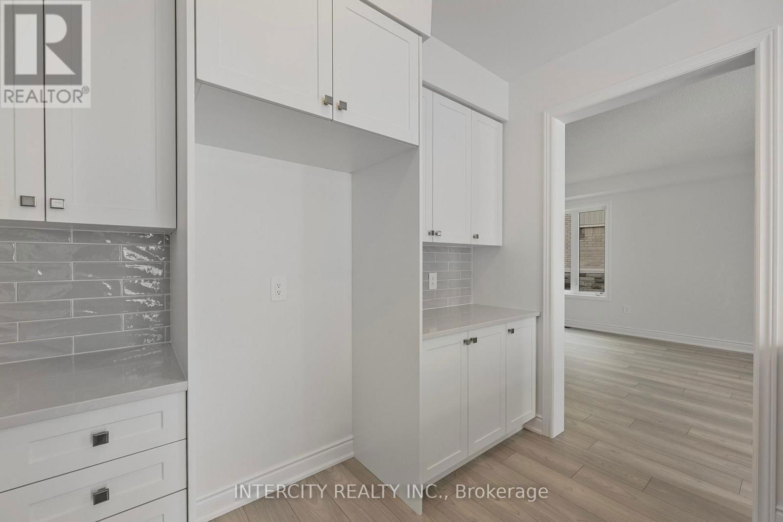11 AVALON DRIVE Image 15
