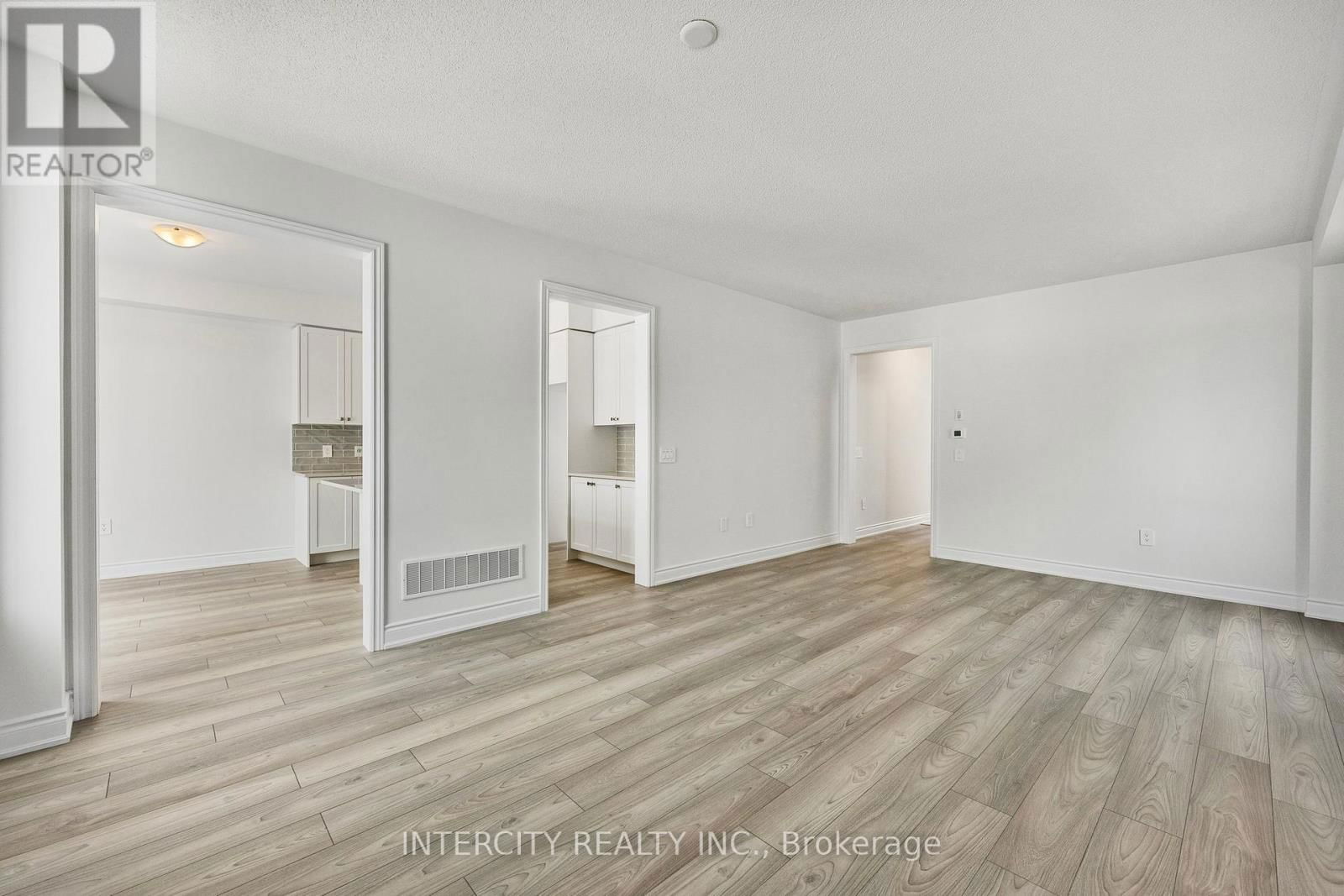 11 AVALON DRIVE Image 18
