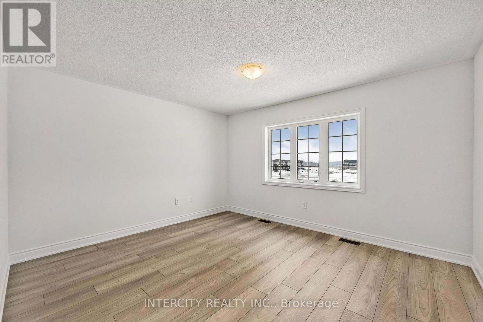 11 AVALON DRIVE Image 24
