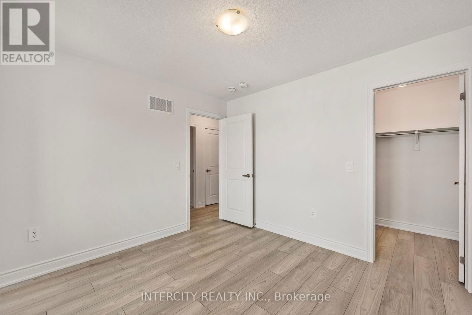 11 AVALON DRIVE Image 29