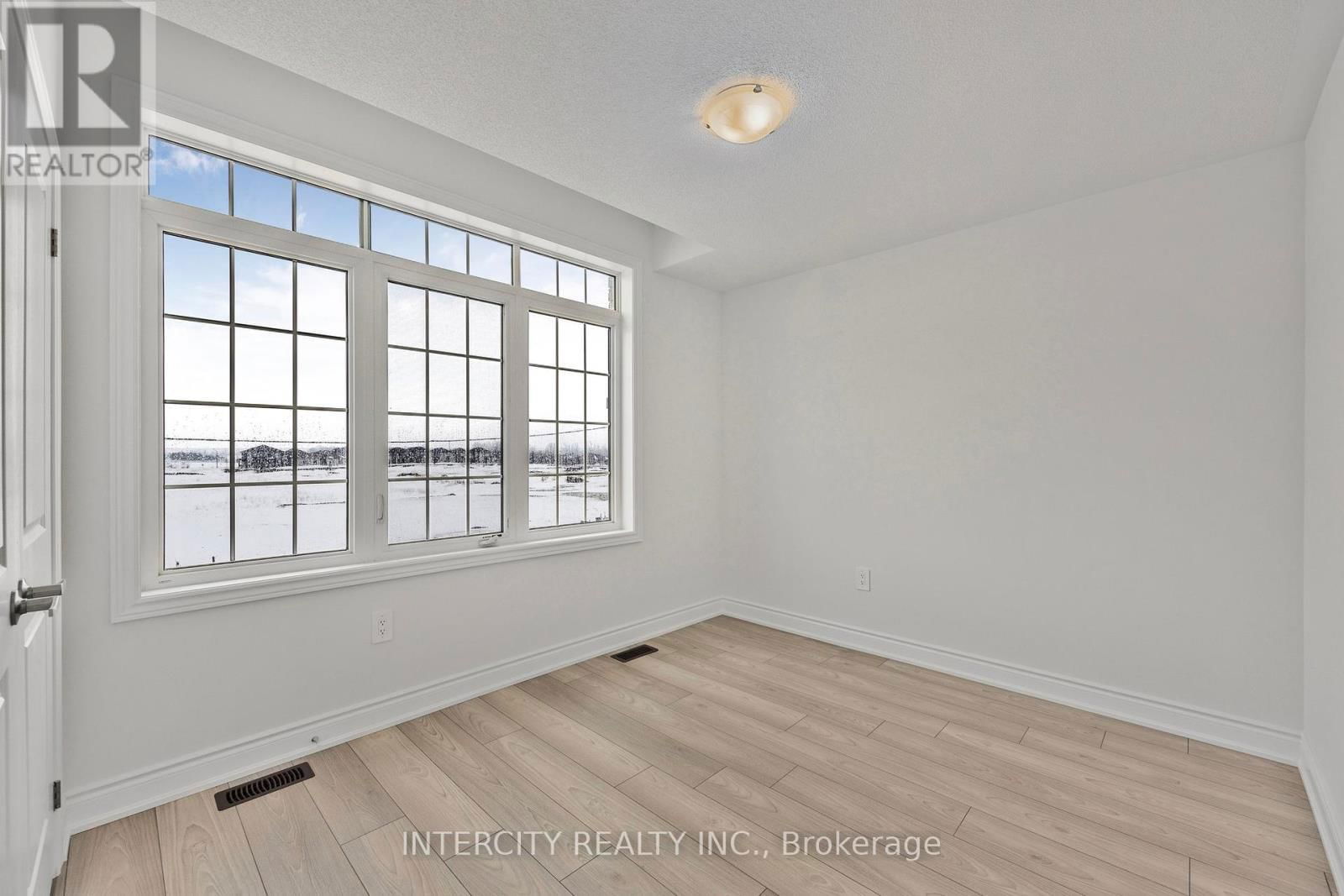 11 AVALON DRIVE Image 30