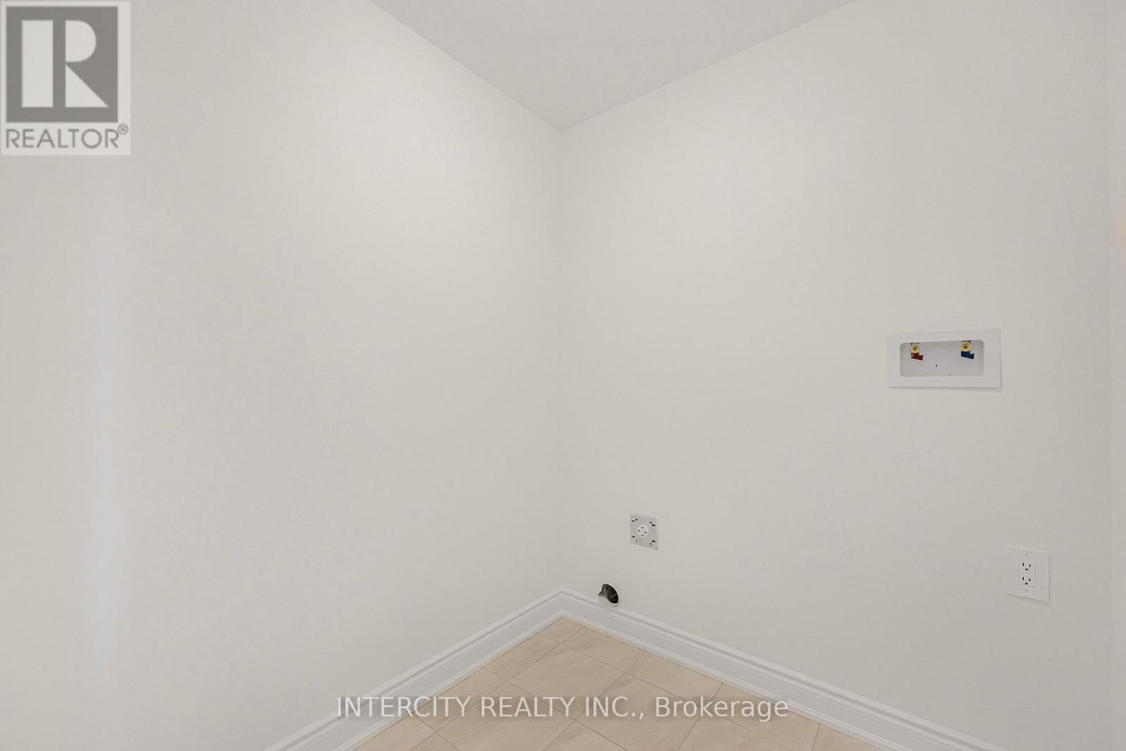 11 AVALON DRIVE Image 33