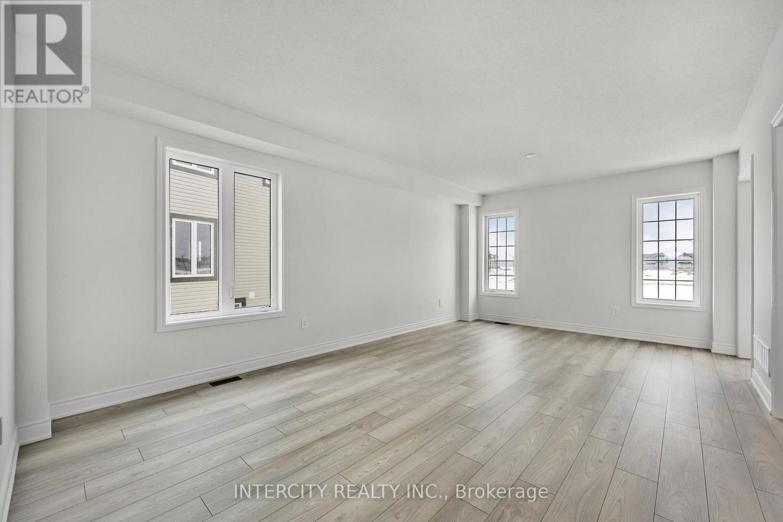11 AVALON DRIVE Image 35