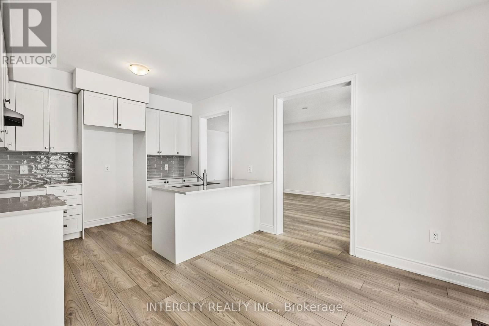 11 AVALON DRIVE Image 7