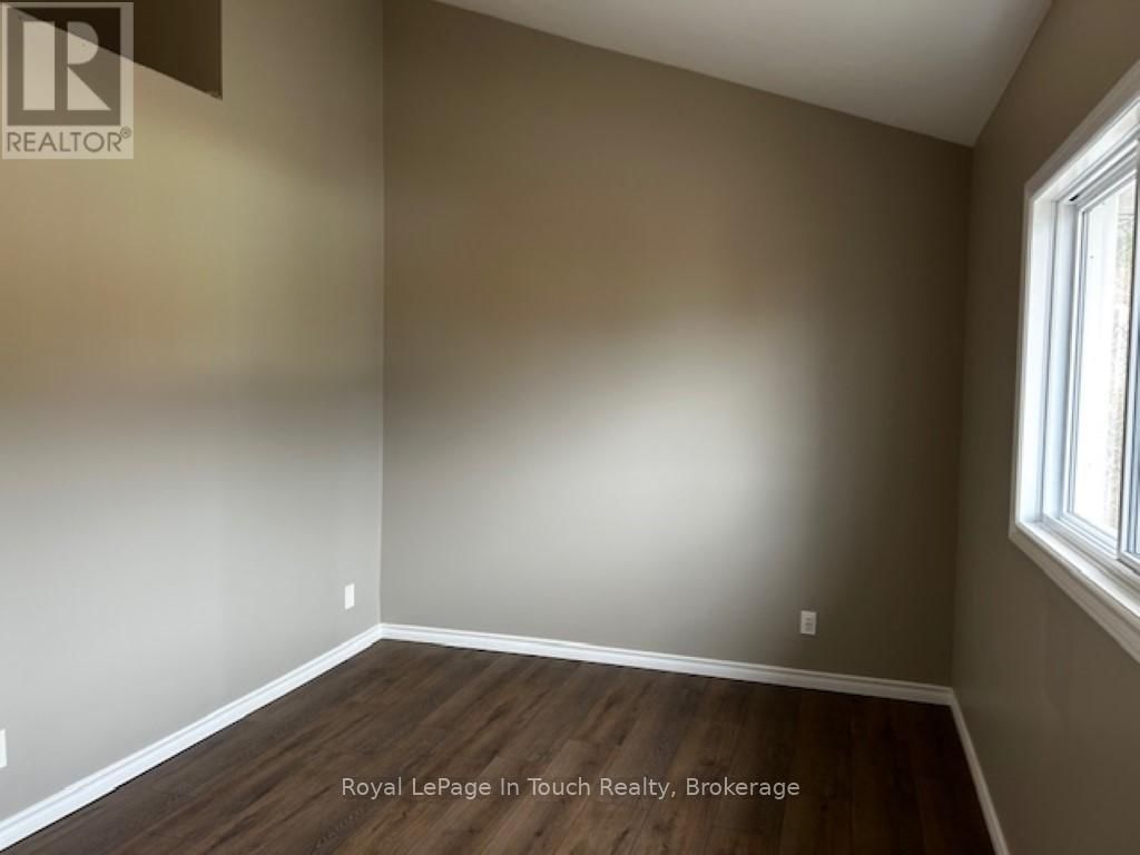 687 MONTREAL STREET Image 10