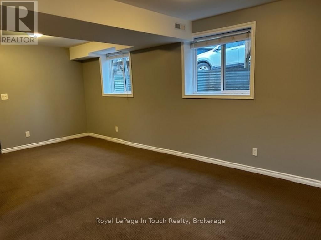687 MONTREAL STREET Image 17