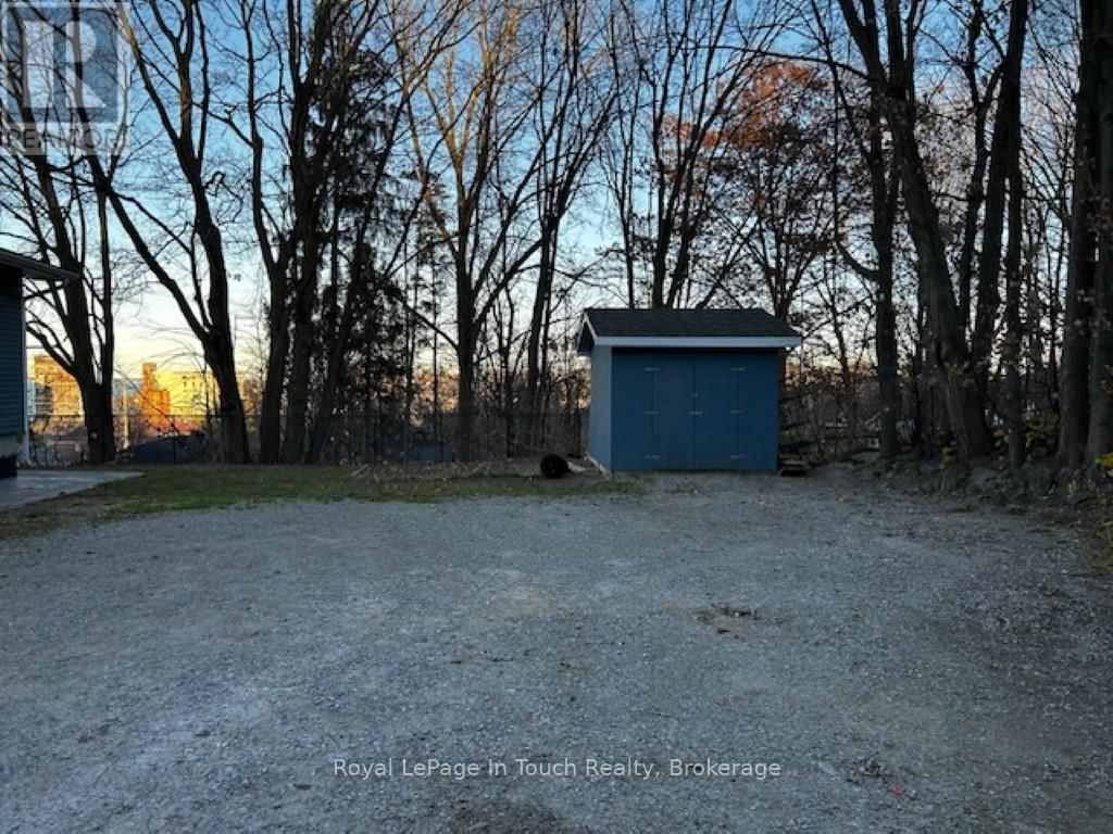 687 MONTREAL STREET Image 5
