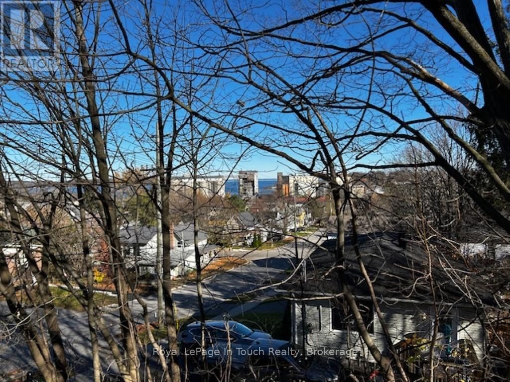 687 MONTREAL STREET Image 6