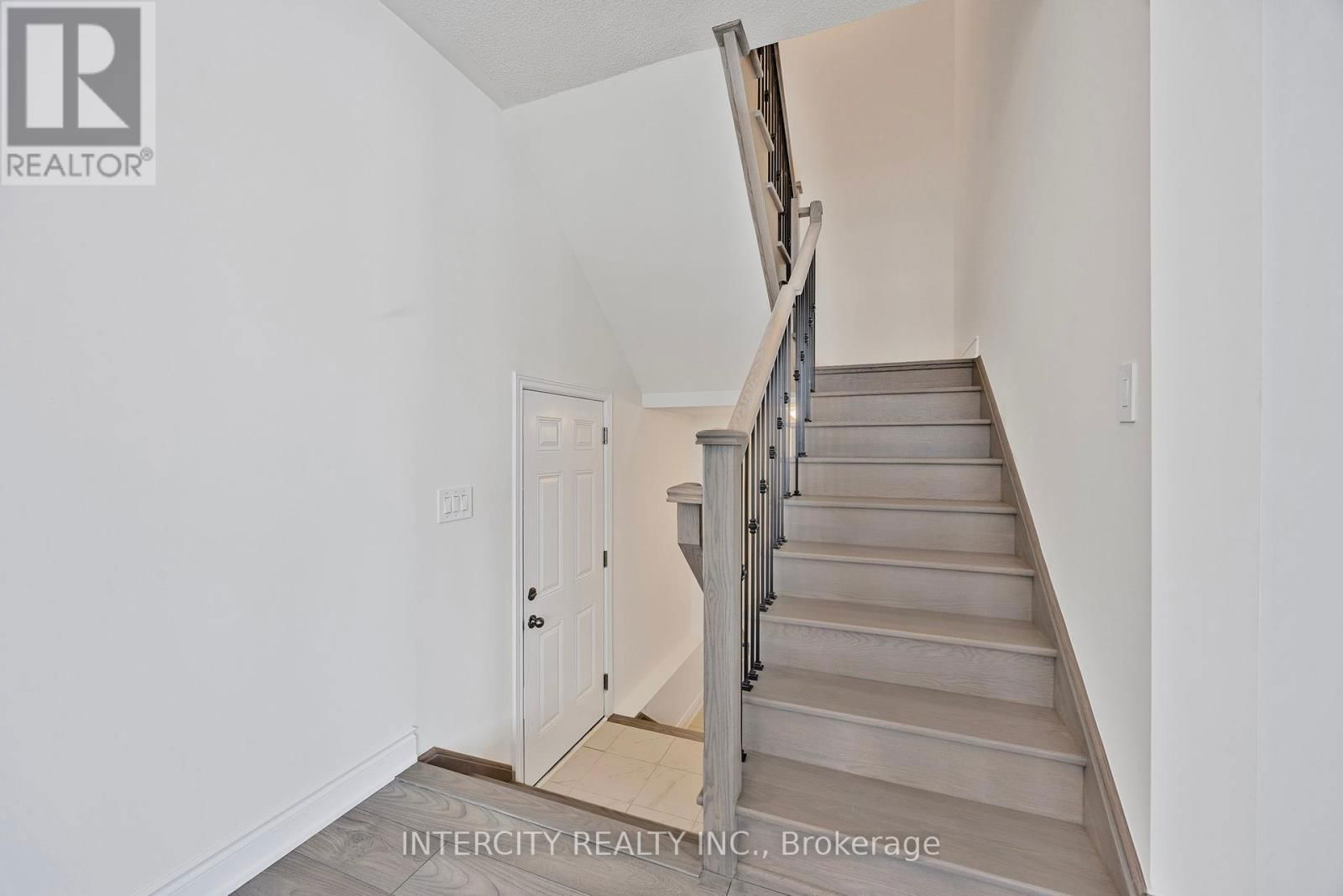 1 AVALON DRIVE Image 27