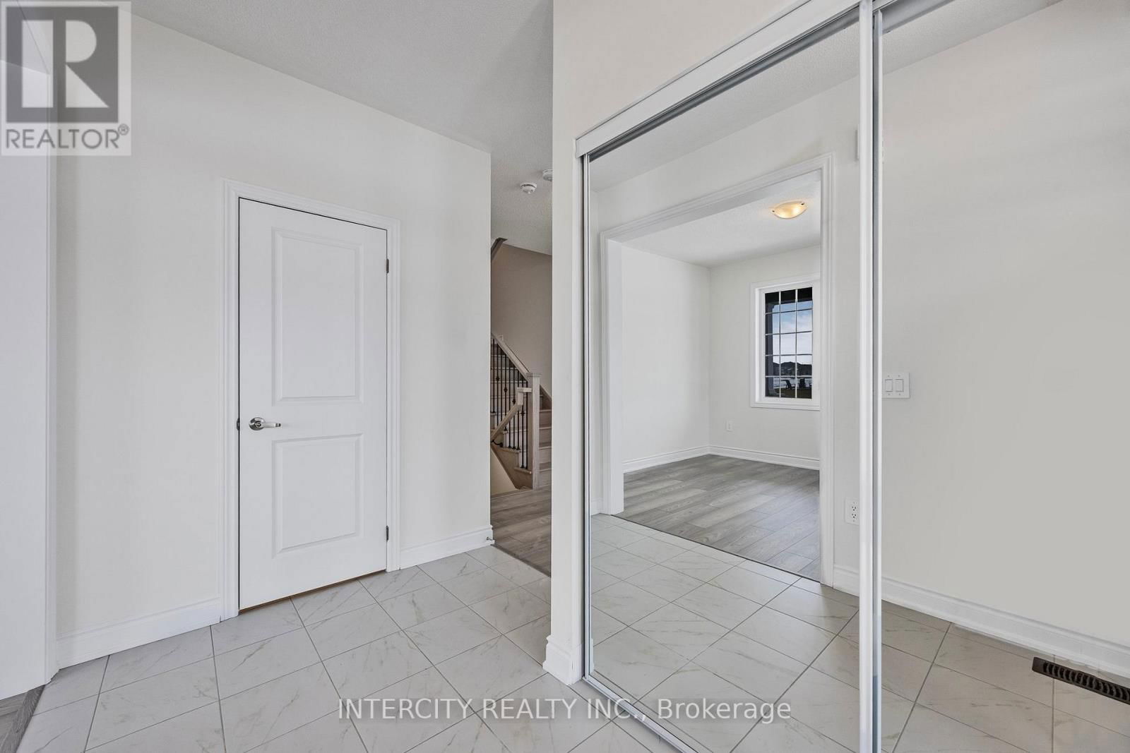 1 AVALON DRIVE Image 6