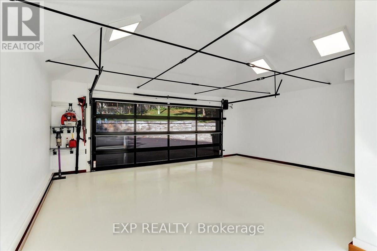 11 CRESTWOOD DRIVE Image 43