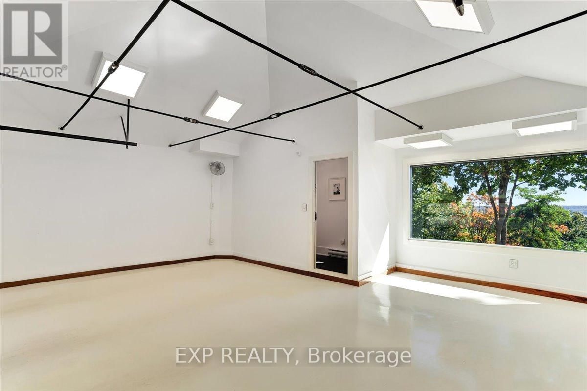 11 CRESTWOOD DRIVE Image 44