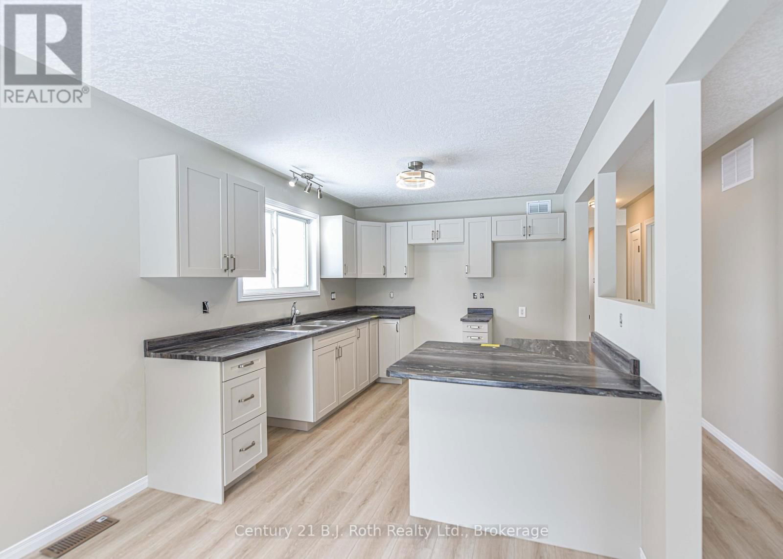 3382 AZCONA AVENUE Image 13