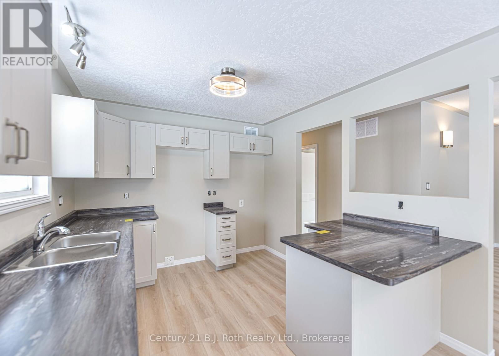 3382 AZCONA AVENUE Image 14