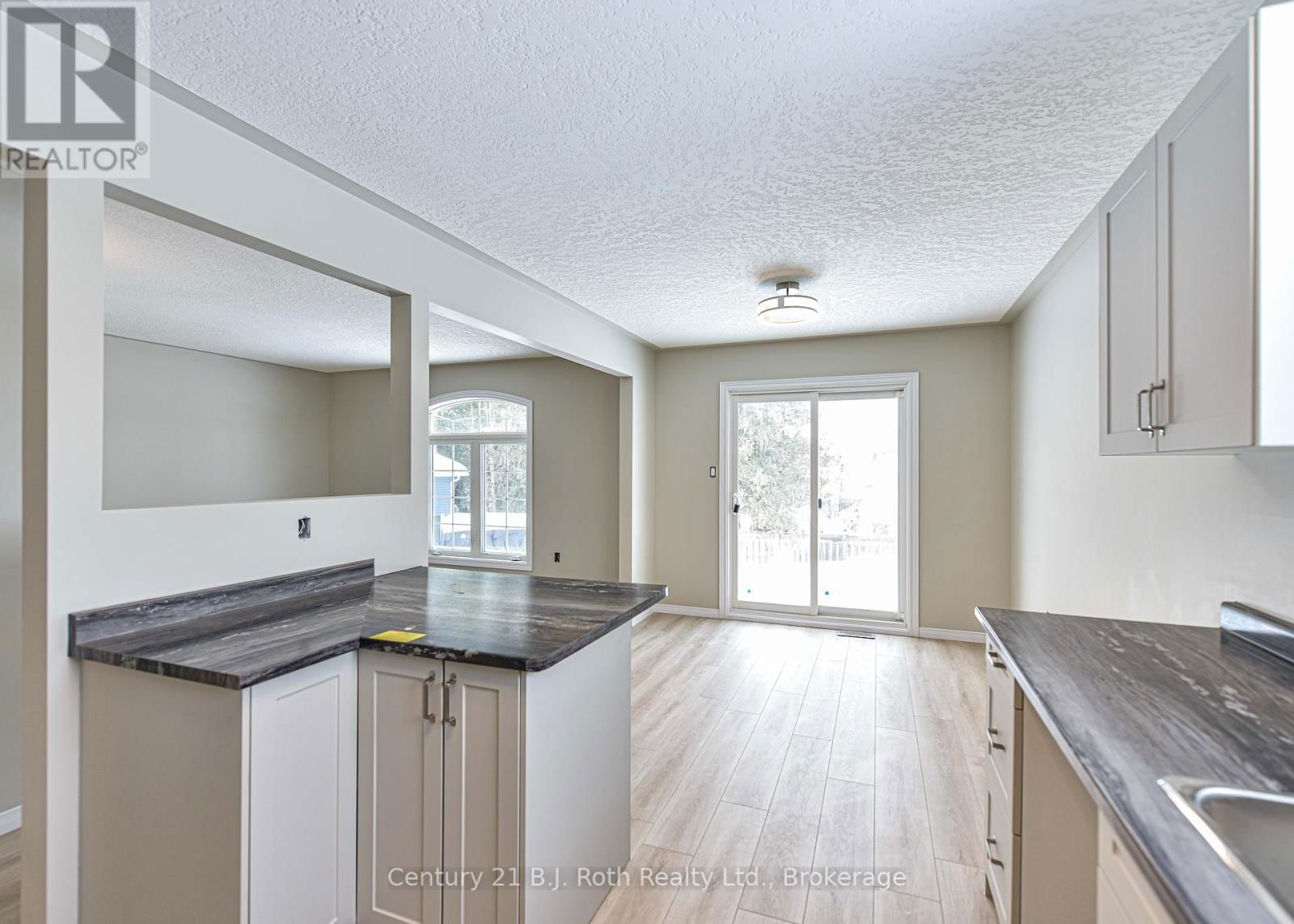3382 AZCONA AVENUE Image 15