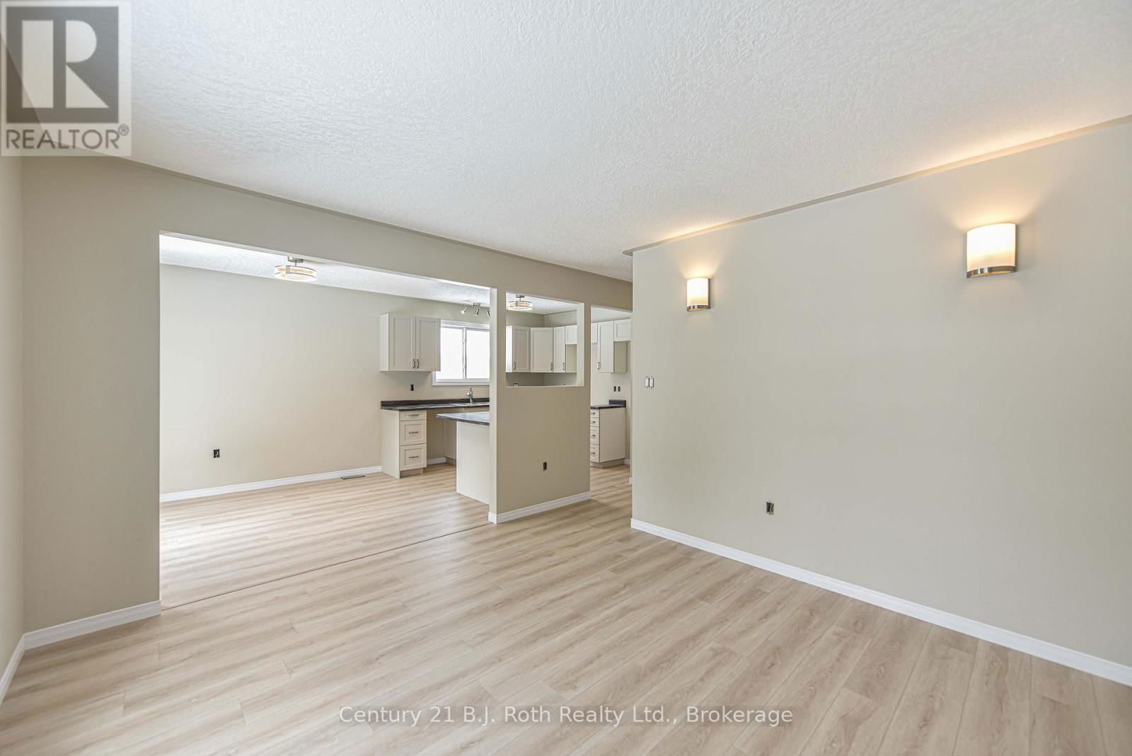 3382 AZCONA AVENUE Image 19